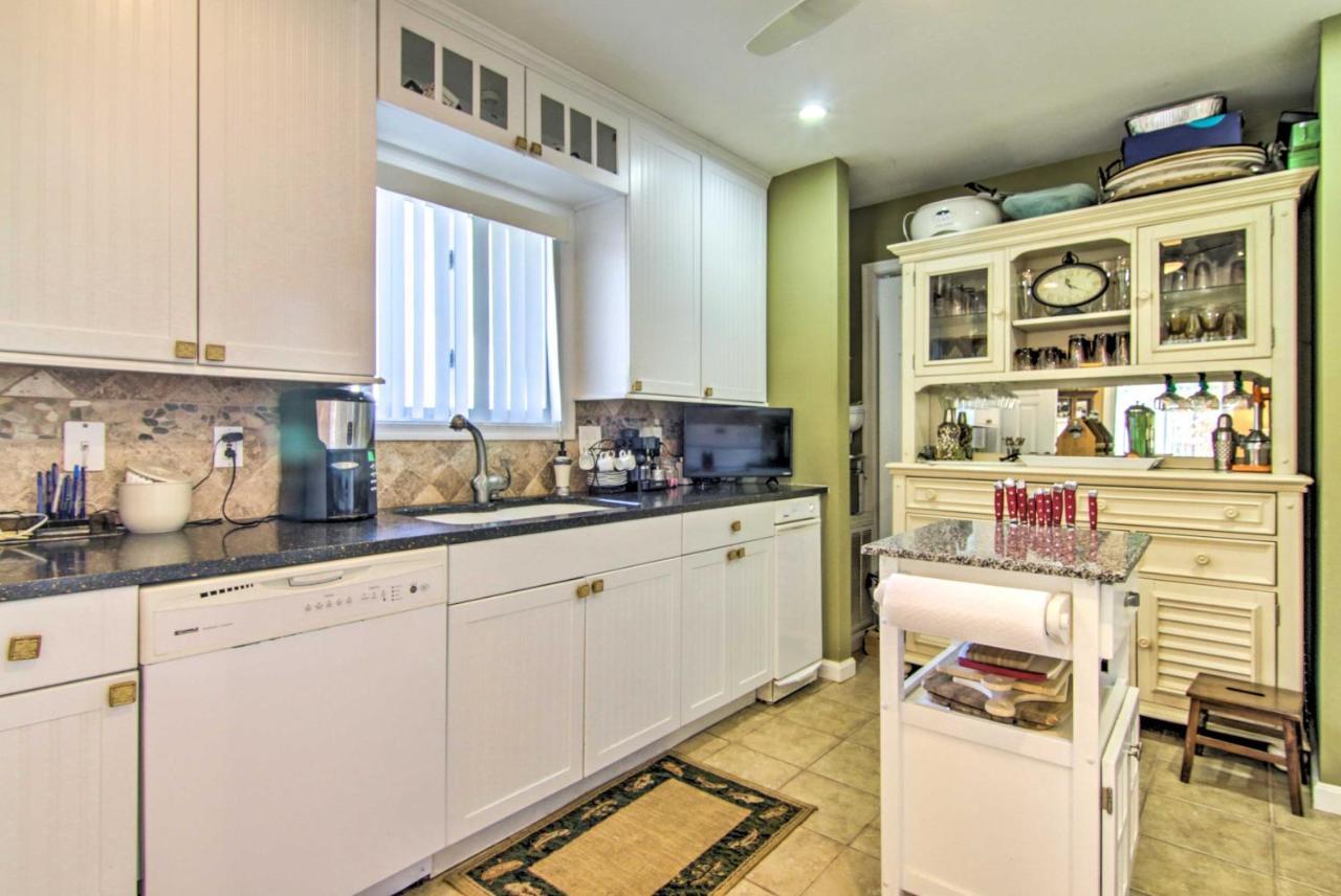 Berlin Home With Patio, 9 Mi To Ocean City Beaches Екстериор снимка